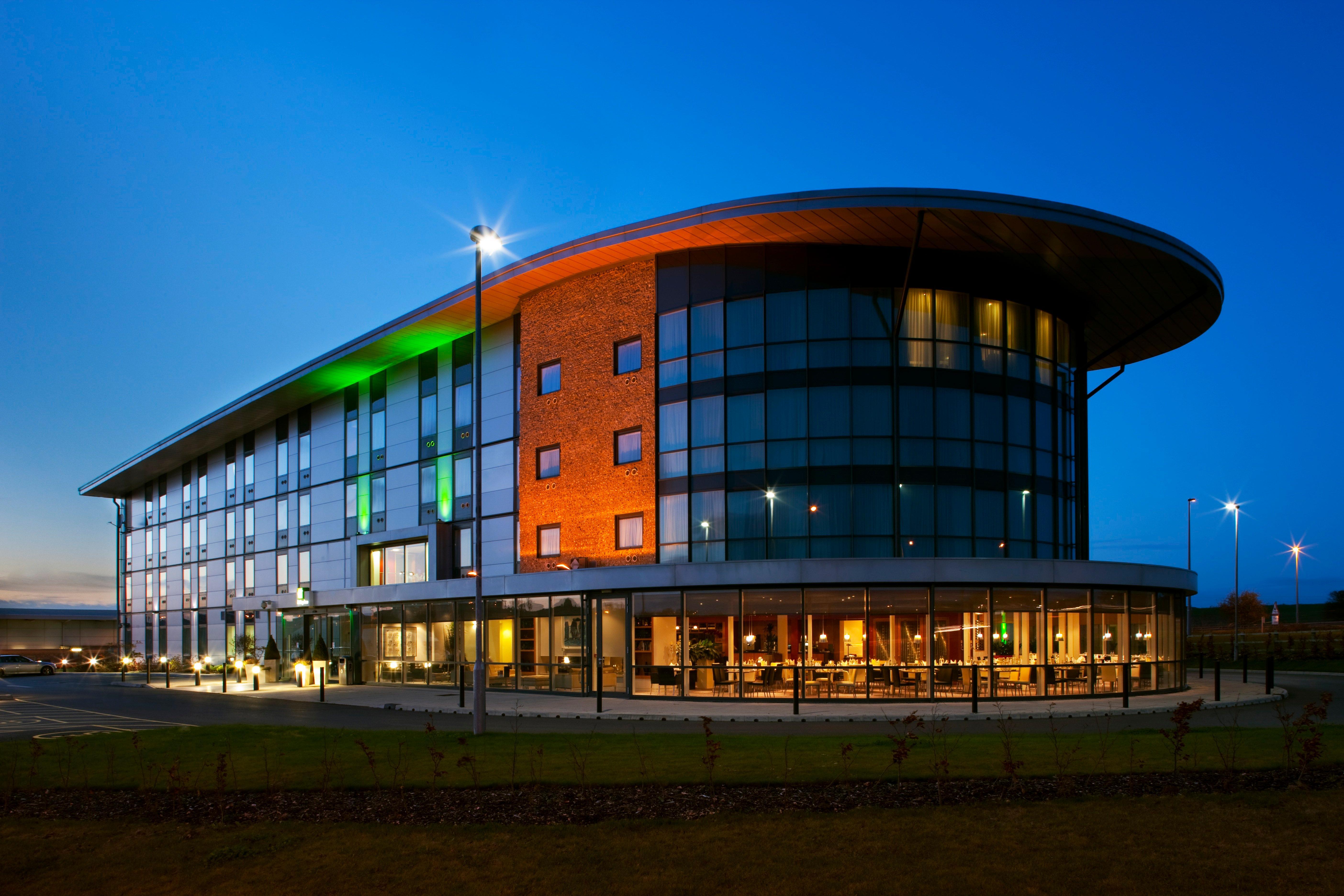 Holiday Inn Salisbury - Stonehenge, An Ihg Hotel Amesbury Eksteriør billede